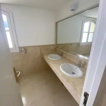 Charming Townhouse in the picturesque pueblo of La Perla de la Heredia, Benahavís Picture 12