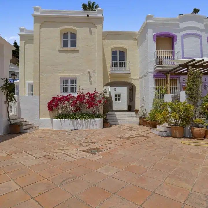 Charming Townhouse in the picturesque pueblo of La Perla de la Heredia, Benahavís Picture