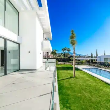 Dream villa with brilliant architecture in the prestigious Paraíso Alto, Benahavis Picture 16