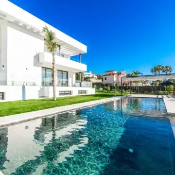 Dream villa with brilliant architecture in the prestigious Paraíso Alto, Benahavis Picture 8
