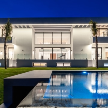 Dream villa with brilliant architecture in the prestigious Paraíso Alto, Benahavis Picture 22