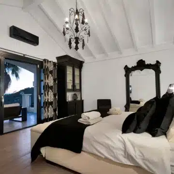 Andalusían-style five bedroom villa with panoramic sea views in Monte Mayor, Benahavís Picture 7