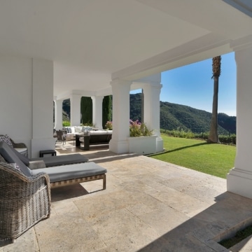 Andalusían-style five bedroom villa with panoramic sea views in Monte Mayor, Benahavís Picture 71