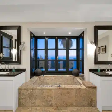 Andalusían-style five bedroom villa with panoramic sea views in Monte Mayor, Benahavís Picture 22