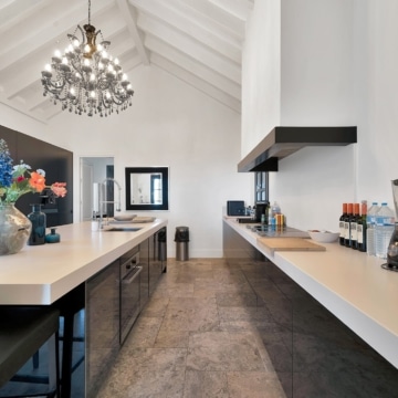 Andalusían-style five bedroom villa with panoramic sea views in Monte Mayor, Benahavís Picture 11