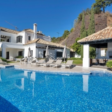 Andalusían-style five bedroom villa with panoramic sea views in Monte Mayor, Benahavís Picture 83