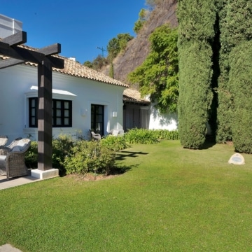 Andalusían-style five bedroom villa with panoramic sea views in Monte Mayor, Benahavís Picture 87