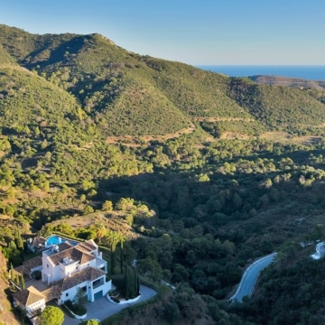 Andalusían-style five bedroom villa with panoramic sea views in Monte Mayor, Benahavís Picture 92