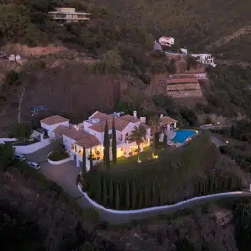 Andalusían-style five bedroom villa with panoramic sea views in Monte Mayor, Benahavís Picture 96