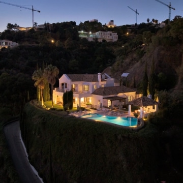 Andalusían-style five bedroom villa with panoramic sea views in Monte Mayor, Benahavís Picture 102