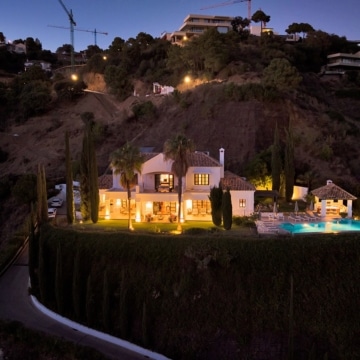 Andalusían-style five bedroom villa with panoramic sea views in Monte Mayor, Benahavís Picture 103