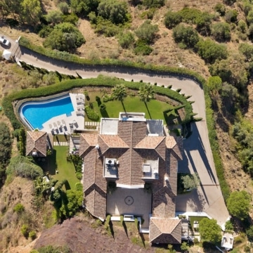 Andalusían-style five bedroom villa with panoramic sea views in Monte Mayor, Benahavís Picture 112
