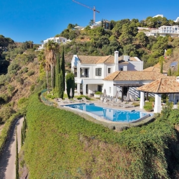 Andalusían-style five bedroom villa with panoramic sea views in Monte Mayor, Benahavís Picture 116