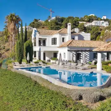 Andalusían-style five bedroom villa with panoramic sea views in Monte Mayor, Benahavís Picture 117