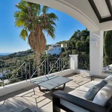 Andalusían-style five bedroom villa with panoramic sea views in Monte Mayor, Benahavís Picture 59