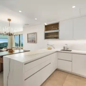 Corner ground floor apartment with panoramic views of the Mediterranean Coast in Palo Alto, Ojen Picture 4
