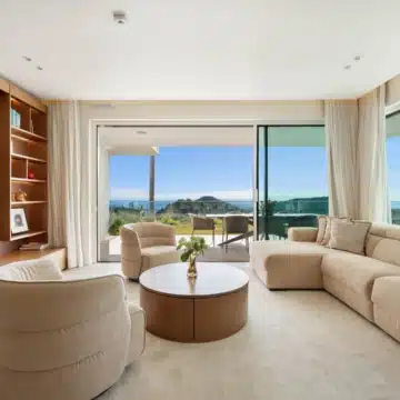 Corner ground floor apartment with panoramic views of the Mediterranean Coast in Palo Alto, Ojen Picture 0