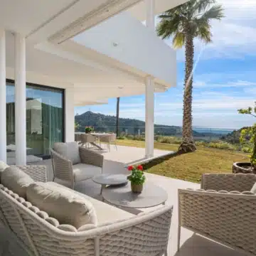 Corner ground floor apartment with panoramic views of the Mediterranean Coast in Palo Alto, Ojen Picture 1