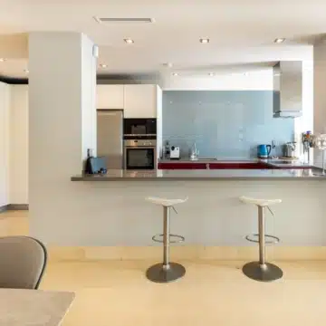 Modern three bedroom groundfloor apartment in Los Arrayanes Golf, Benahavis Picture 4