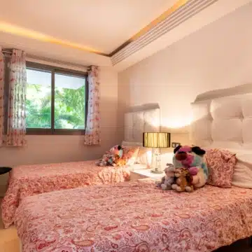 Modern three bedroom groundfloor apartment in Los Arrayanes Golf, Benahavis Picture 3