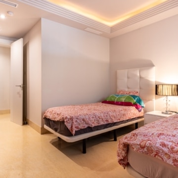 Modern three bedroom groundfloor apartment in Los Arrayanes Golf, Benahavis Picture 11