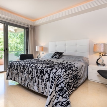 Modern three bedroom groundfloor apartment in Los Arrayanes Golf, Benahavis Picture 14