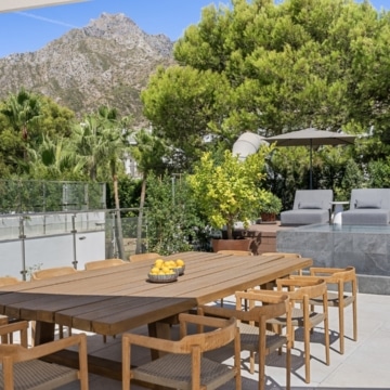 Semi-detached house in the prestigious area of ​​Sierra Blanca, Marbella Picture 11