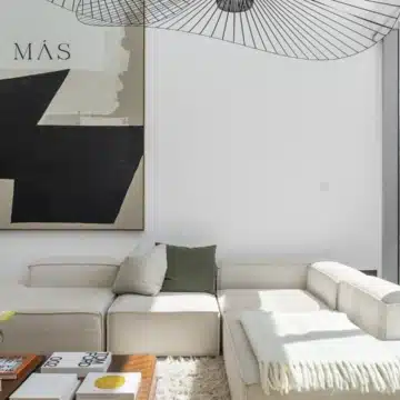 Semi-detached house in the prestigious area of ​​Sierra Blanca, Marbella Picture 1