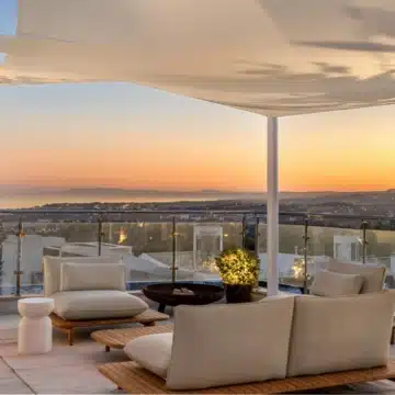 Semi-detached house in the prestigious area of ​​Sierra Blanca, Marbella Picture 2