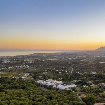 Semi-detached house in the prestigious area of ​​Sierra Blanca, Marbella Picture 31
