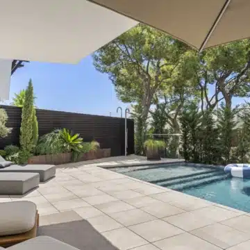 Semi-detached house in the prestigious area of ​​Sierra Blanca, Marbella Picture 3