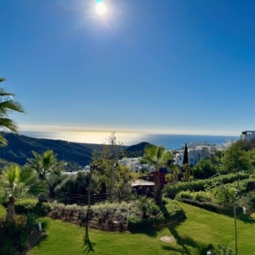 Three bedroom luxury apartment with breathtaking sea views in Plao Alto, Ojen Picture 15