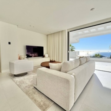 Three bedroom luxury apartment with breathtaking sea views in Plao Alto, Ojen Picture 16