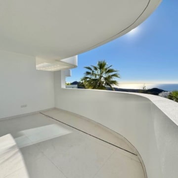 Three bedroom luxury apartment with breathtaking sea views in Plao Alto, Ojen Picture 18