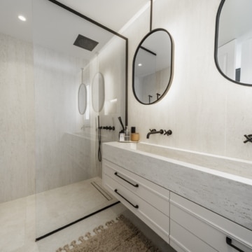 Recently renovated three bedroom penthouse in Altos de la Quinta, Benahavis Picture 14