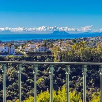 Exceptional penthouse set on the peaceful hills with panoramic views in Monte Halcones, Benahavís Picture 18