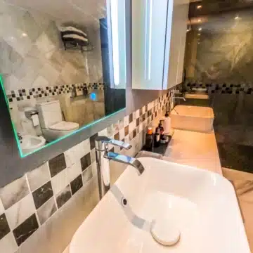 Exceptional penthouse set on the peaceful hills with panoramic views in Monte Halcones, Benahavís Picture 26