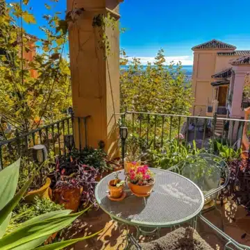 Exceptional penthouse set on the peaceful hills with panoramic views in Monte Halcones, Benahavís Picture 13