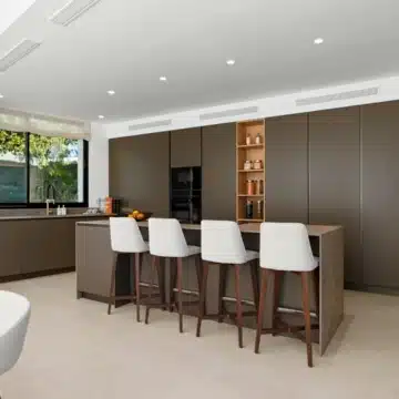 Modern villa located in a prime location of Los Naranjos, Nueva Andalucía Picture 5