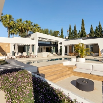 Modern villa located in a prime location of Los Naranjos, Nueva Andalucía Picture 18