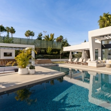 Modern villa located in a prime location of Los Naranjos, Nueva Andalucía Picture 20
