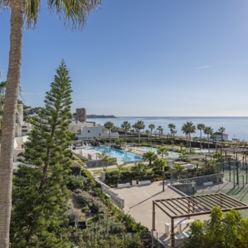 Ground-floor apartment with stunning open views in Bahía del Velerín, Estepona Picture 46