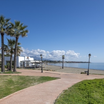 Ground-floor apartment with stunning open views in Bahía del Velerín, Estepona Picture 18
