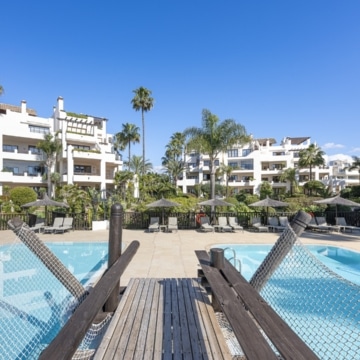 Ground-floor apartment with stunning open views in Bahía del Velerín, Estepona Picture 19