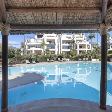 Ground-floor apartment with stunning open views in Bahía del Velerín, Estepona Picture 25