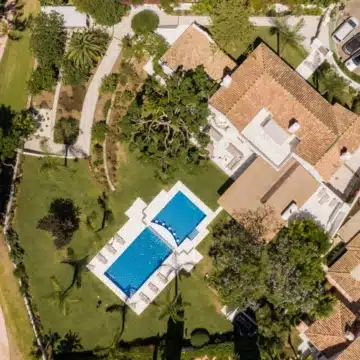 Majestic villa with elegant interiors and inviting outdoor spaces in La Cerquilla, Nueva Andalucia Picture 20