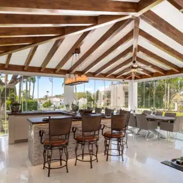 Majestic villa with elegant interiors and inviting outdoor spaces in La Cerquilla, Nueva Andalucia Picture 1