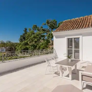 Majestic villa with elegant interiors and inviting outdoor spaces in La Cerquilla, Nueva Andalucia Picture 28