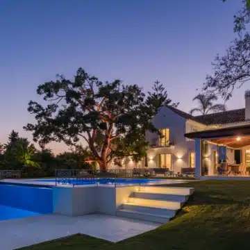 Majestic villa with elegant interiors and inviting outdoor spaces in La Cerquilla, Nueva Andalucia Picture 34