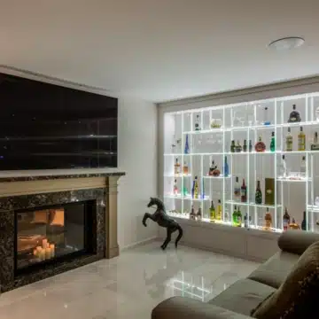 Majestic villa with elegant interiors and inviting outdoor spaces in La Cerquilla, Nueva Andalucia Picture 8